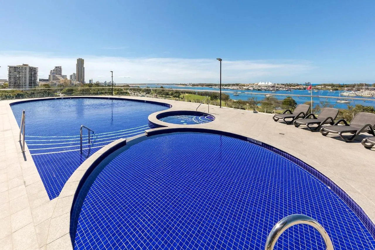 Meriton Suites Southport Gold Coast 5*,